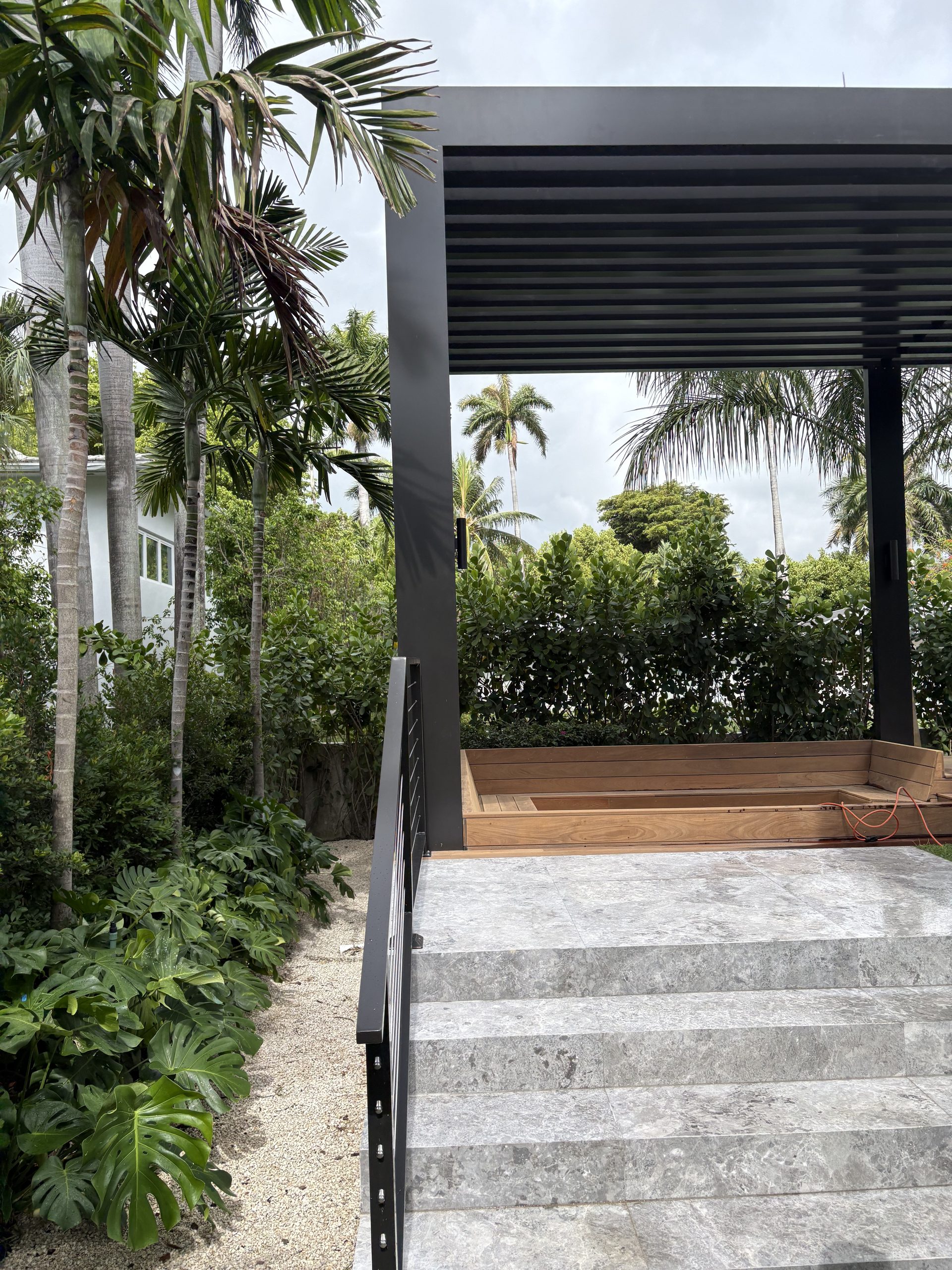 Aluminum pergola structure detail